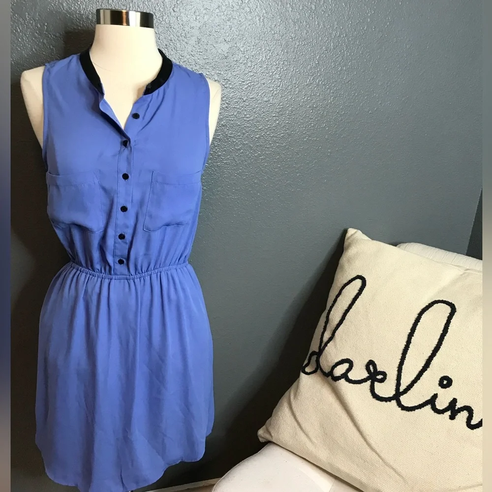 **Donated 2024** Eighty sixty blue sleeveless blouse size small - Picture 4 of 9